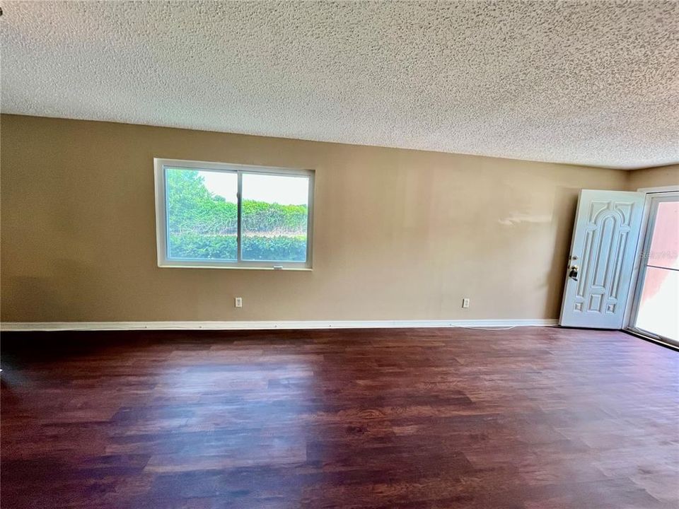 En Venta: $220,000 (2 camas, 2 baños, 1100 Pies cuadrados)