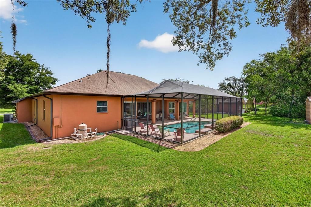 En Venta: $585,000 (3 camas, 2 baños, 2472 Pies cuadrados)
