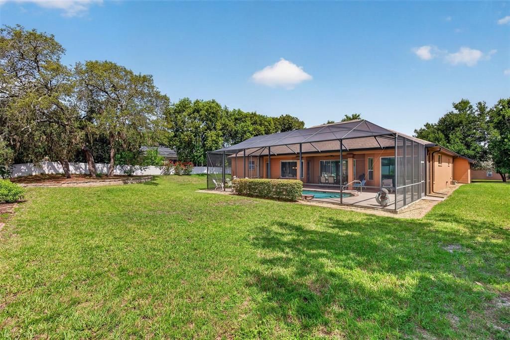 En Venta: $585,000 (3 camas, 2 baños, 2472 Pies cuadrados)