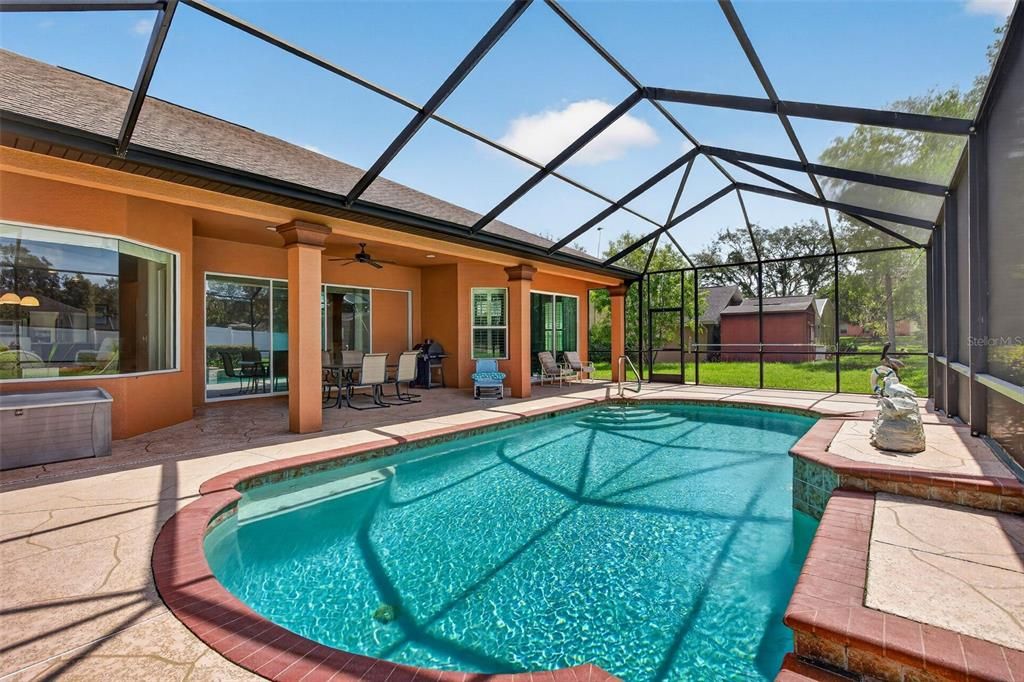 En Venta: $585,000 (3 camas, 2 baños, 2472 Pies cuadrados)