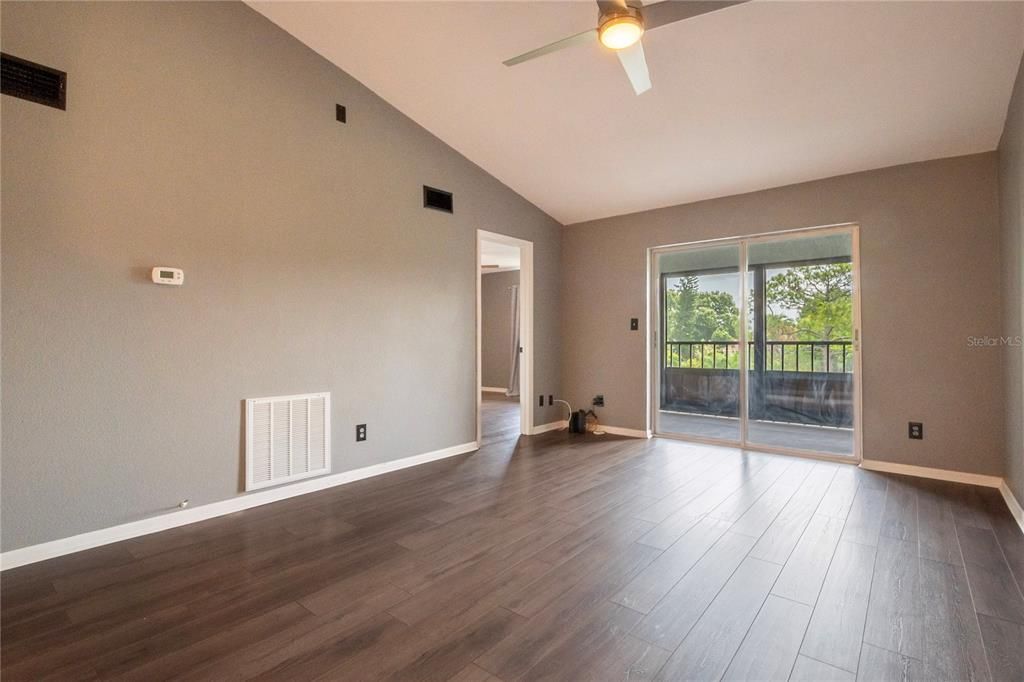 En Venta: $225,000 (2 camas, 2 baños, 960 Pies cuadrados)
