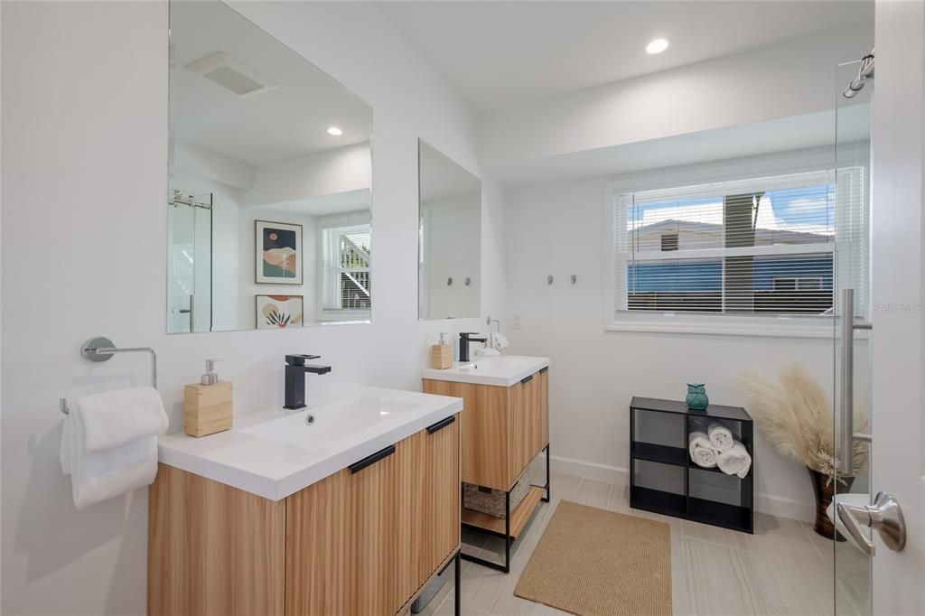 En Venta: $2,495,000 (4 camas, 3 baños, 2153 Pies cuadrados)