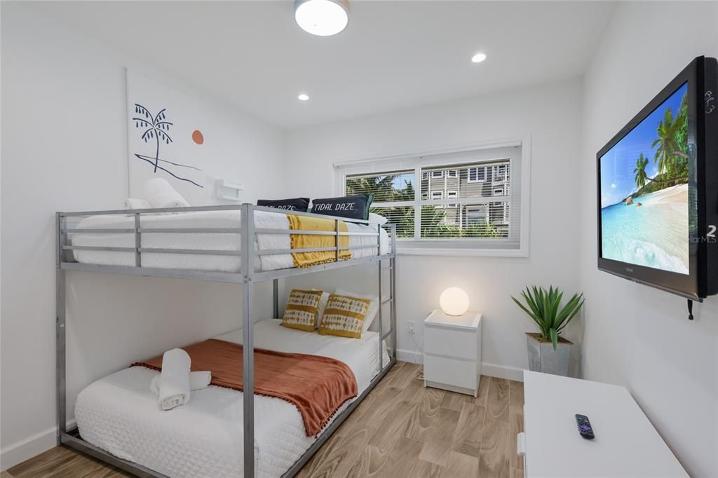 En Venta: $2,495,000 (4 camas, 3 baños, 2153 Pies cuadrados)