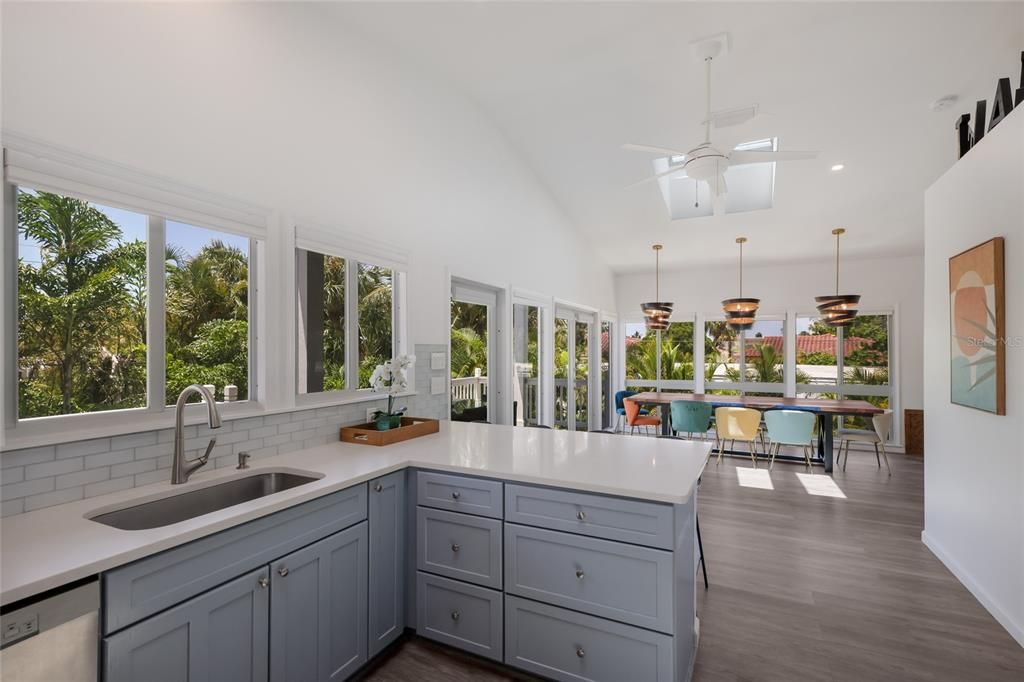 En Venta: $2,495,000 (4 camas, 3 baños, 2153 Pies cuadrados)