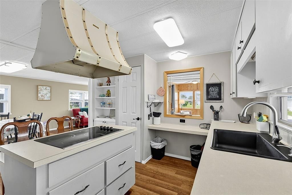 На продажу: $125,000 (2 спален, 2 ванн, 1200 Квадратных фут)