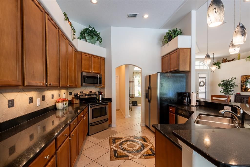 En Venta: $595,000 (3 camas, 2 baños, 2130 Pies cuadrados)