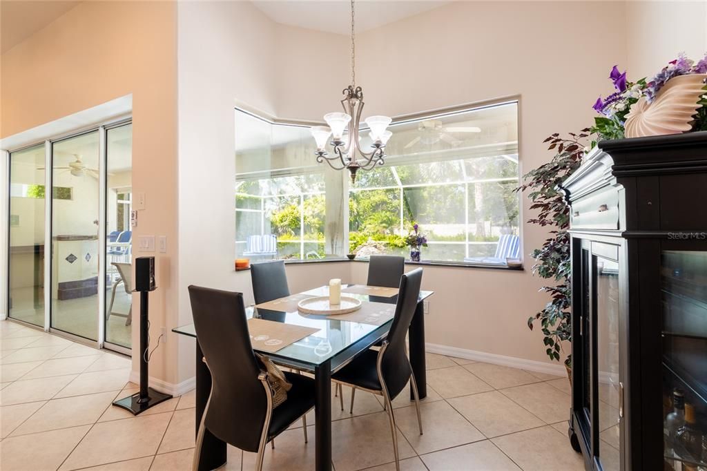 En Venta: $595,000 (3 camas, 2 baños, 2130 Pies cuadrados)