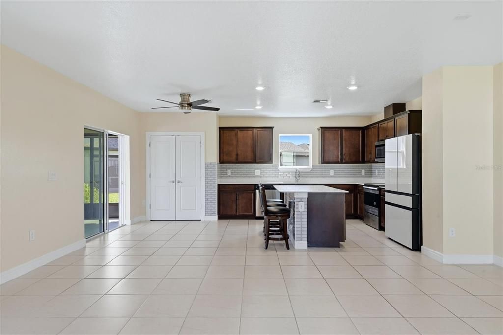 For Rent: $2,900 (4 beds, 3 baths, 2205 Square Feet)