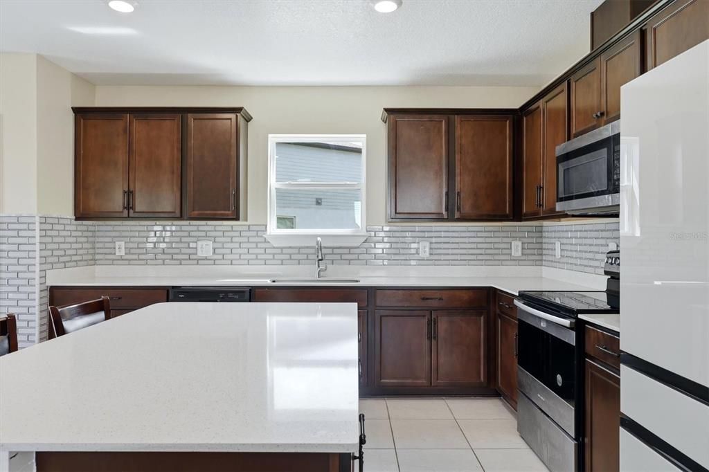 For Rent: $2,900 (4 beds, 3 baths, 2205 Square Feet)