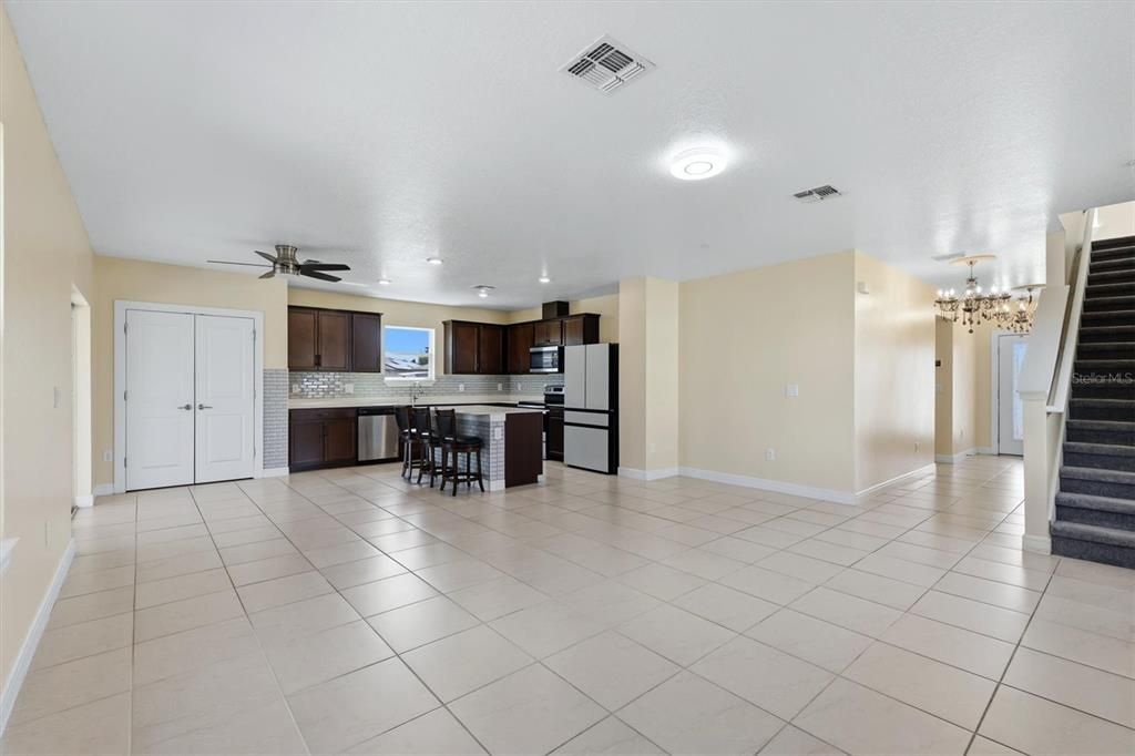 For Rent: $2,900 (4 beds, 3 baths, 2205 Square Feet)
