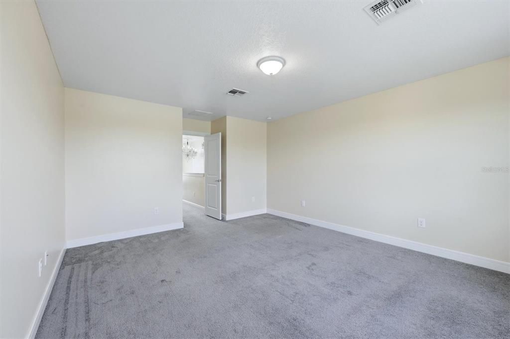 For Rent: $2,900 (4 beds, 3 baths, 2205 Square Feet)