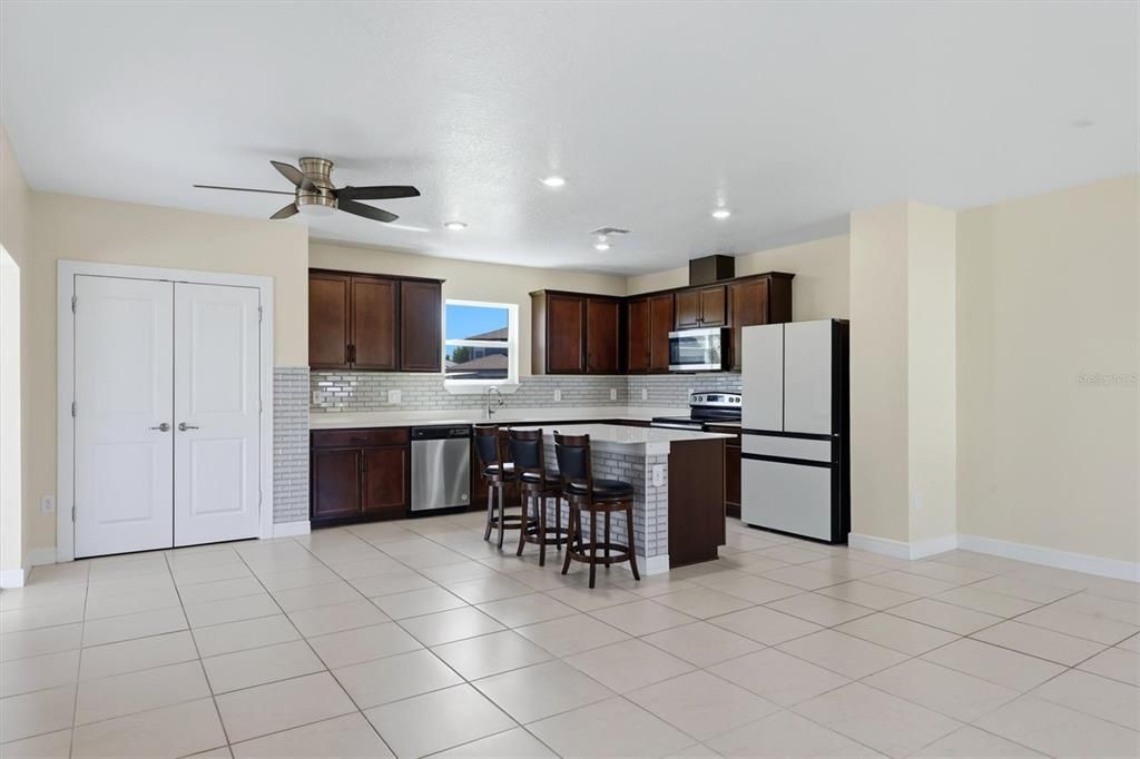 For Rent: $2,900 (4 beds, 3 baths, 2205 Square Feet)