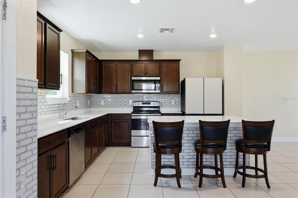 For Rent: $2,900 (4 beds, 3 baths, 2205 Square Feet)