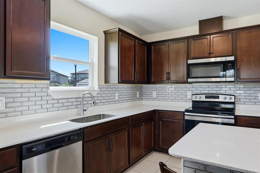 For Rent: $2,900 (4 beds, 3 baths, 2205 Square Feet)