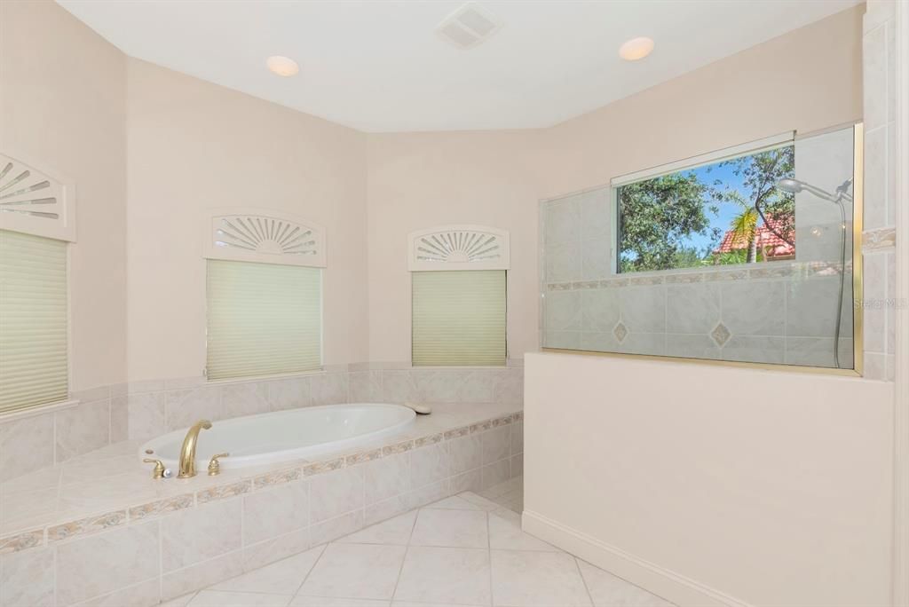 For Sale: $759,000 (3 beds, 3 baths, 2623 Square Feet)