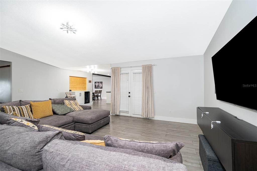 En Renta: $3,795 (5 camas, 2 baños, 1927 Pies cuadrados)