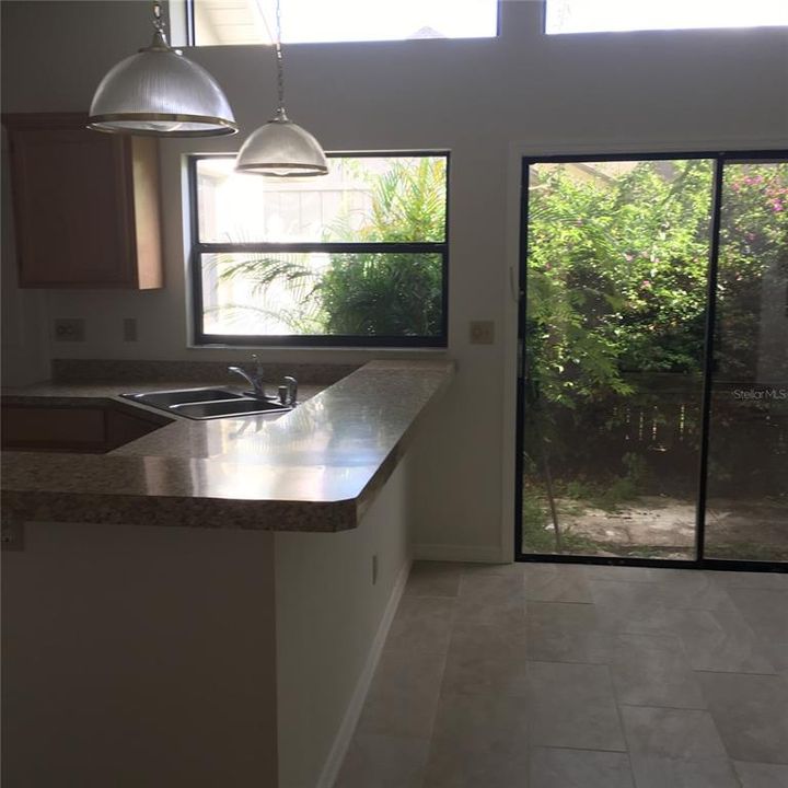 En Renta: $2,600 (3 camas, 2 baños, 1850 Pies cuadrados)