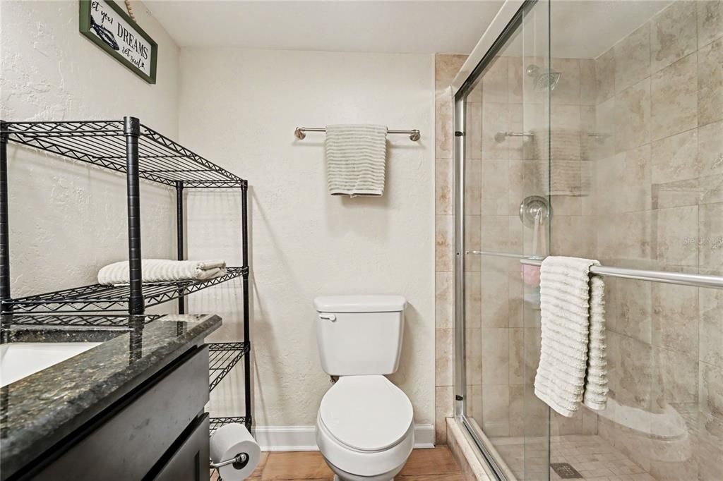 На продажу: $369,000 (2 спален, 2 ванн, 1072 Квадратных фут)