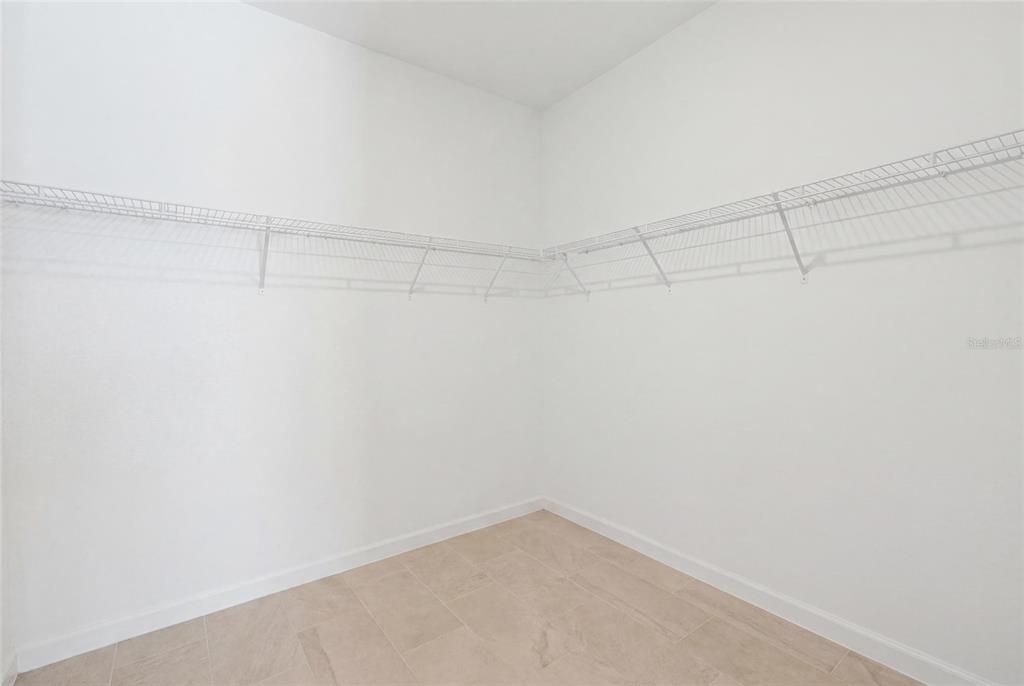 En Venta: $879,000 (5 camas, 3 baños, 2572 Pies cuadrados)