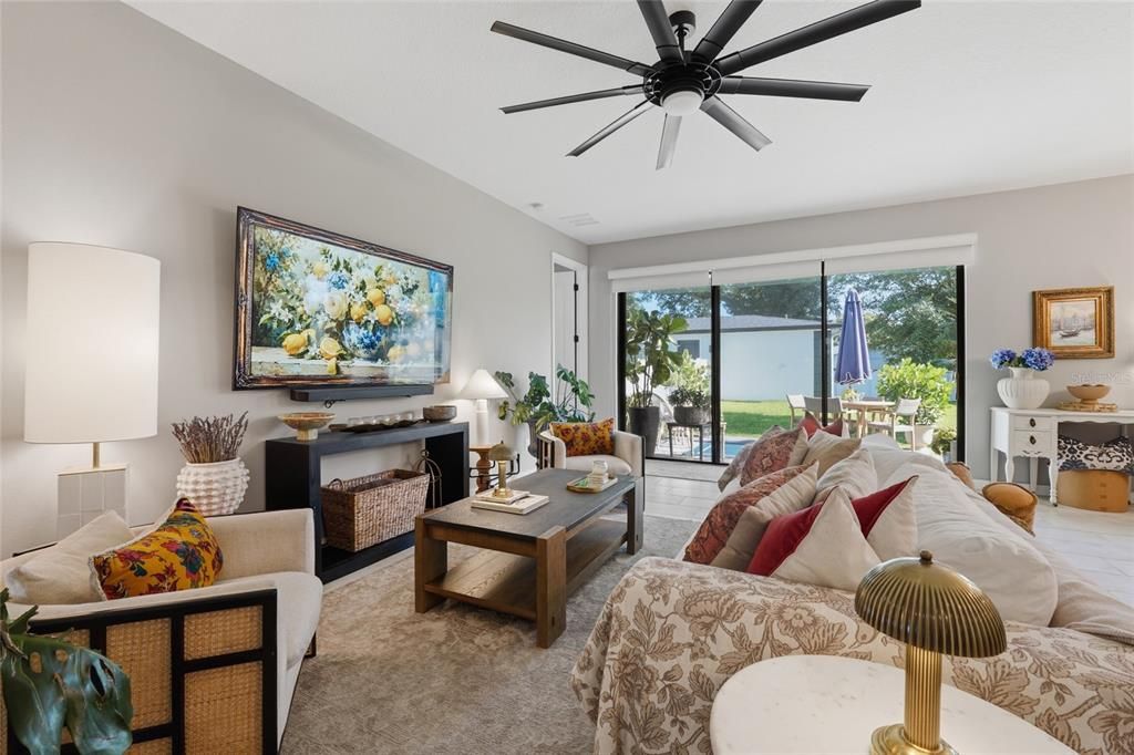 En Venta: $879,000 (5 camas, 3 baños, 2572 Pies cuadrados)