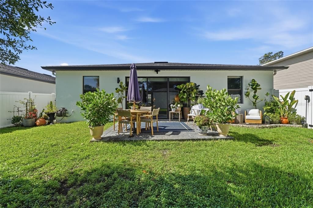 En Venta: $879,000 (5 camas, 3 baños, 2572 Pies cuadrados)