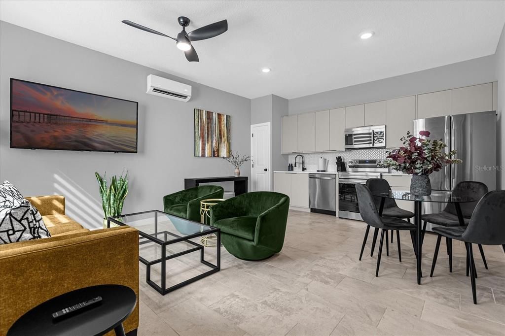 En Venta: $879,000 (5 camas, 3 baños, 2572 Pies cuadrados)