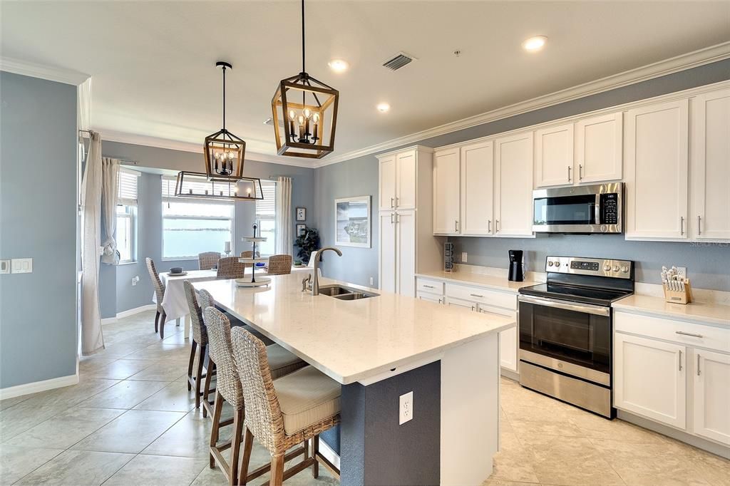 For Sale: $389,000 (2 beds, 2 baths, 1151 Square Feet)