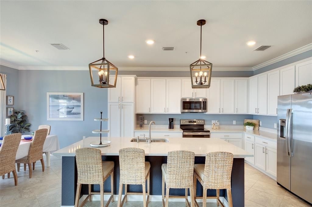 For Sale: $389,000 (2 beds, 2 baths, 1151 Square Feet)