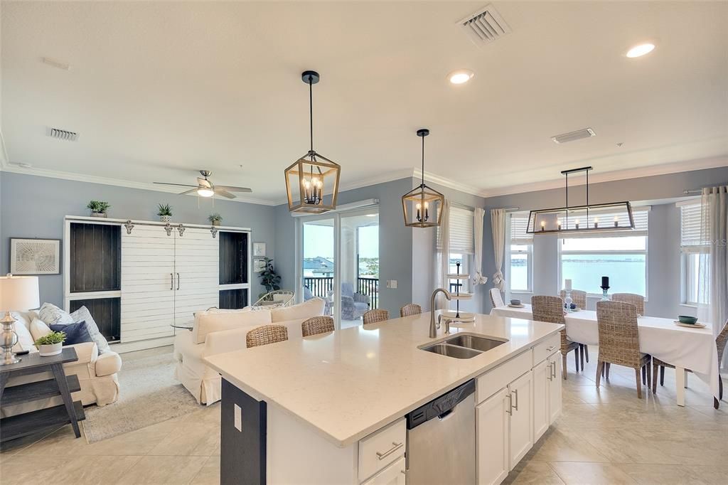 For Sale: $389,000 (2 beds, 2 baths, 1151 Square Feet)