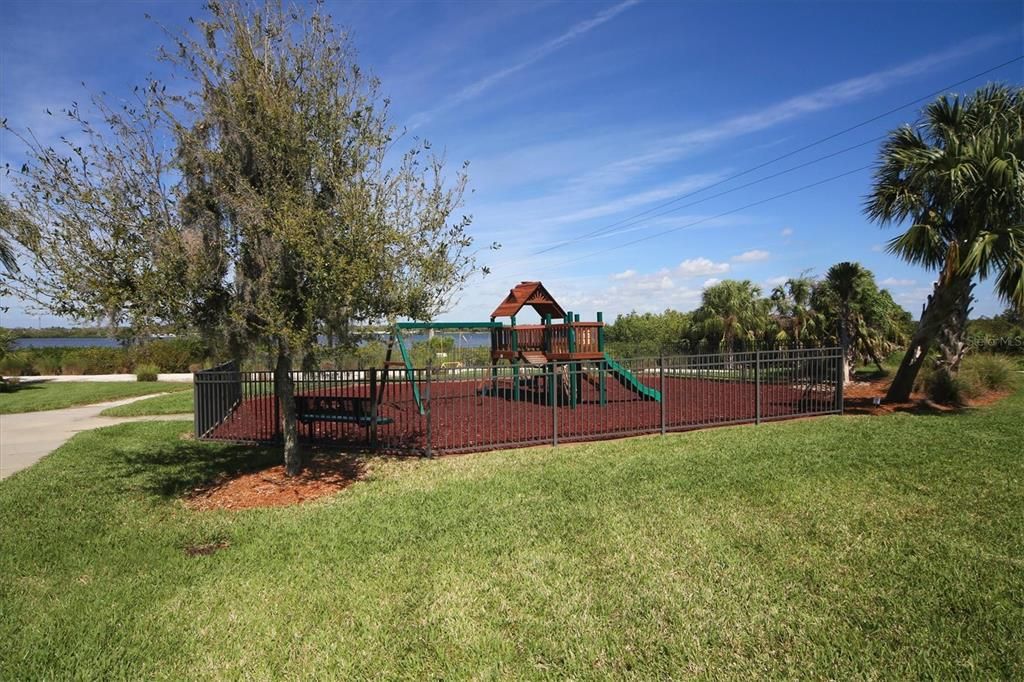 For Sale: $389,000 (2 beds, 2 baths, 1151 Square Feet)