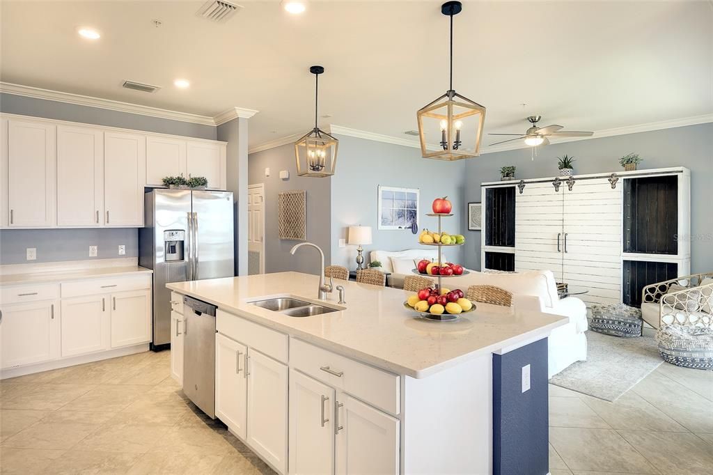 For Sale: $389,000 (2 beds, 2 baths, 1151 Square Feet)