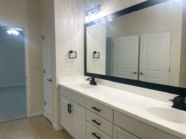 For Rent: $3,250 (2 beds, 2 baths, 1912 Square Feet)