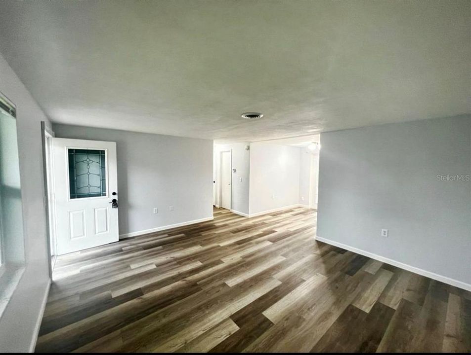 For Rent: $1,650 (2 beds, 1 baths, 816 Square Feet)