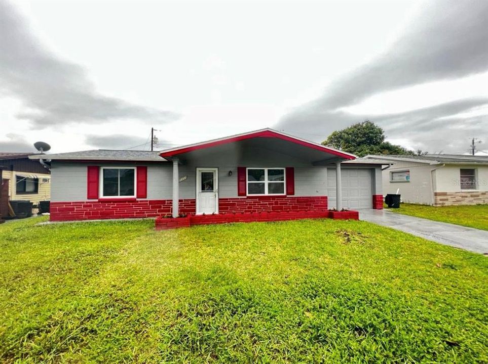 For Rent: $1,650 (2 beds, 1 baths, 816 Square Feet)