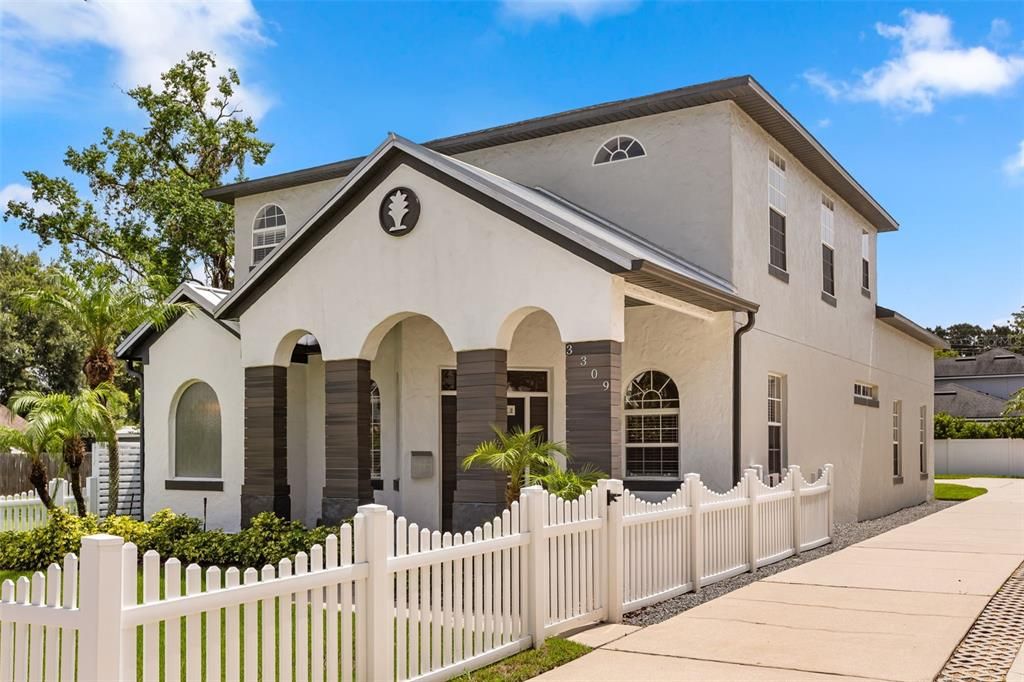 En Venta: $849,900 (4 camas, 2 baños, 2319 Pies cuadrados)