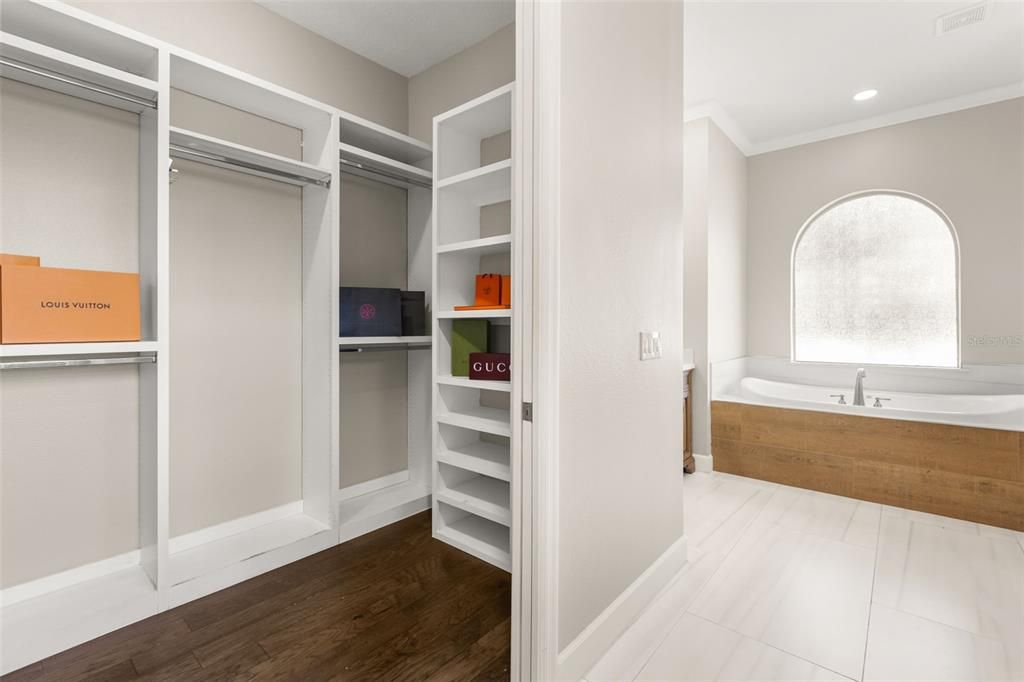 En Venta: $849,900 (4 camas, 2 baños, 2319 Pies cuadrados)