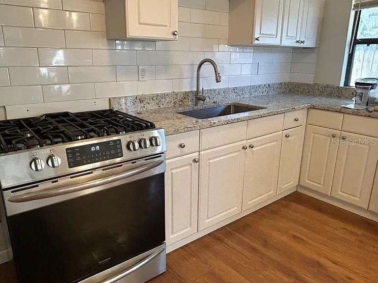 For Sale: $379,000 (2 beds, 1 baths, 1044 Square Feet)
