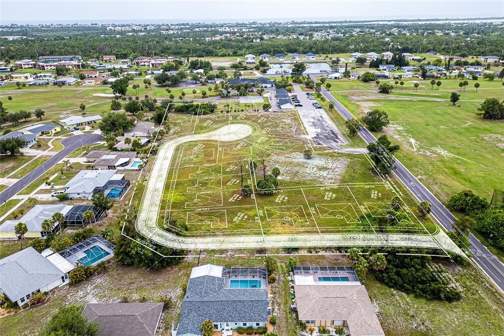 待售: $425,000 (3.43 acres)