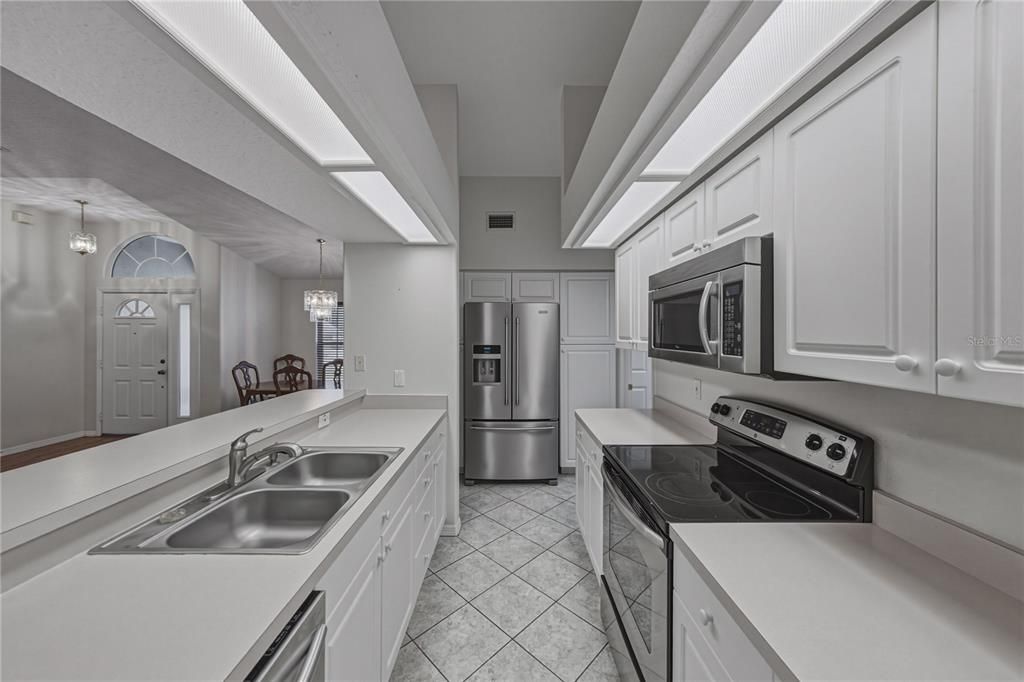 На продажу: $319,900 (3 спален, 2 ванн, 1534 Квадратных фут)