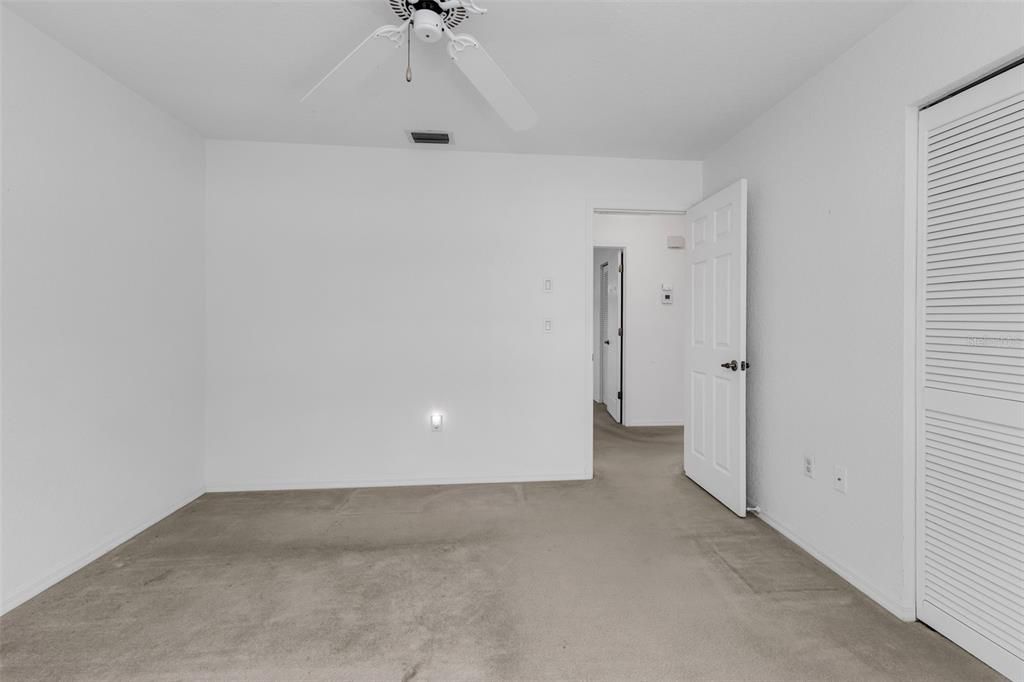Active With Contract: $265,000 (2 beds, 2 baths, 1086 Square Feet)