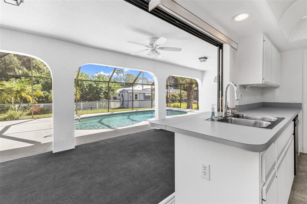 Active With Contract: $265,000 (2 beds, 2 baths, 1086 Square Feet)