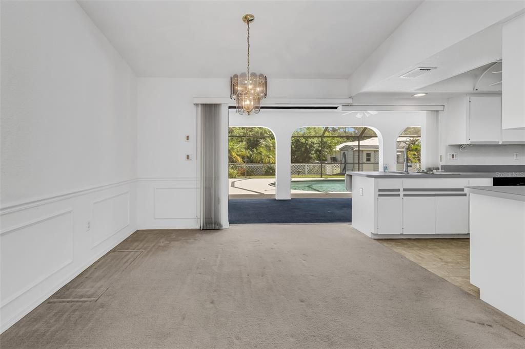 Active With Contract: $265,000 (2 beds, 2 baths, 1086 Square Feet)
