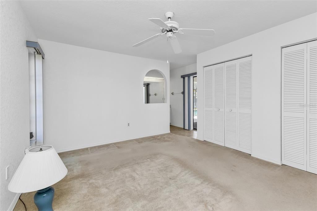 Active With Contract: $265,000 (2 beds, 2 baths, 1086 Square Feet)