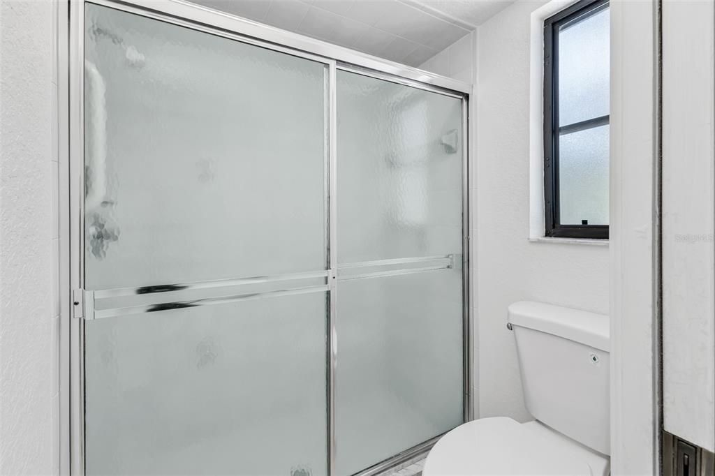 Active With Contract: $265,000 (2 beds, 2 baths, 1086 Square Feet)