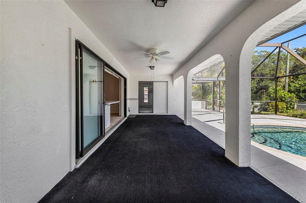 Active With Contract: $265,000 (2 beds, 2 baths, 1086 Square Feet)