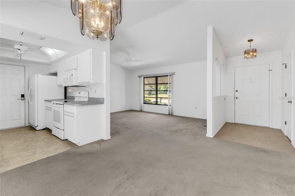 Active With Contract: $265,000 (2 beds, 2 baths, 1086 Square Feet)