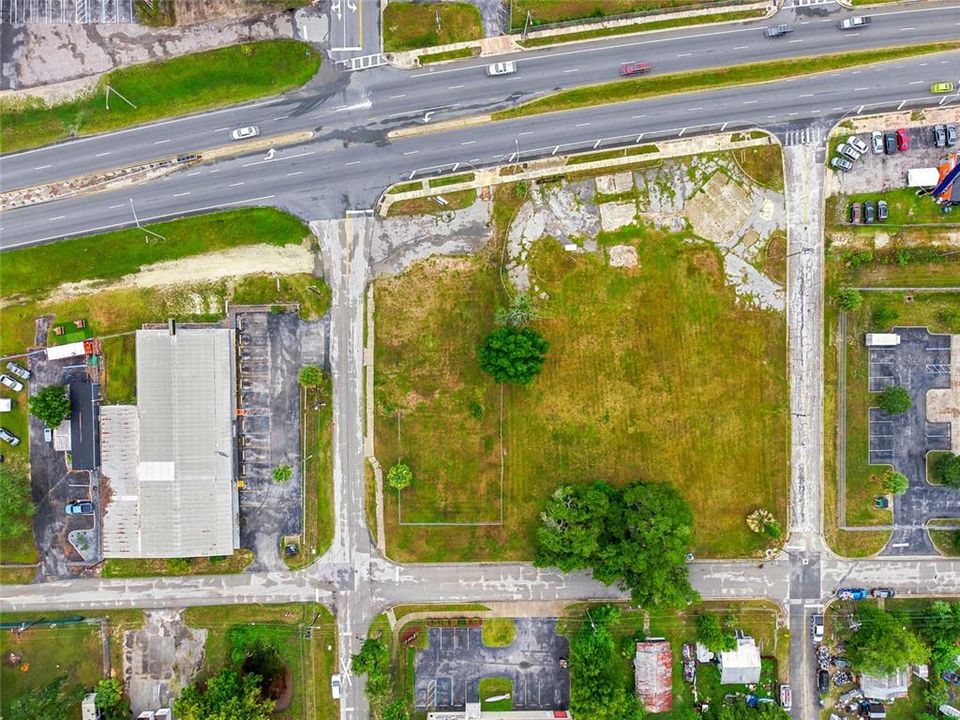 На продажу: $299,999 (0.38 acres)