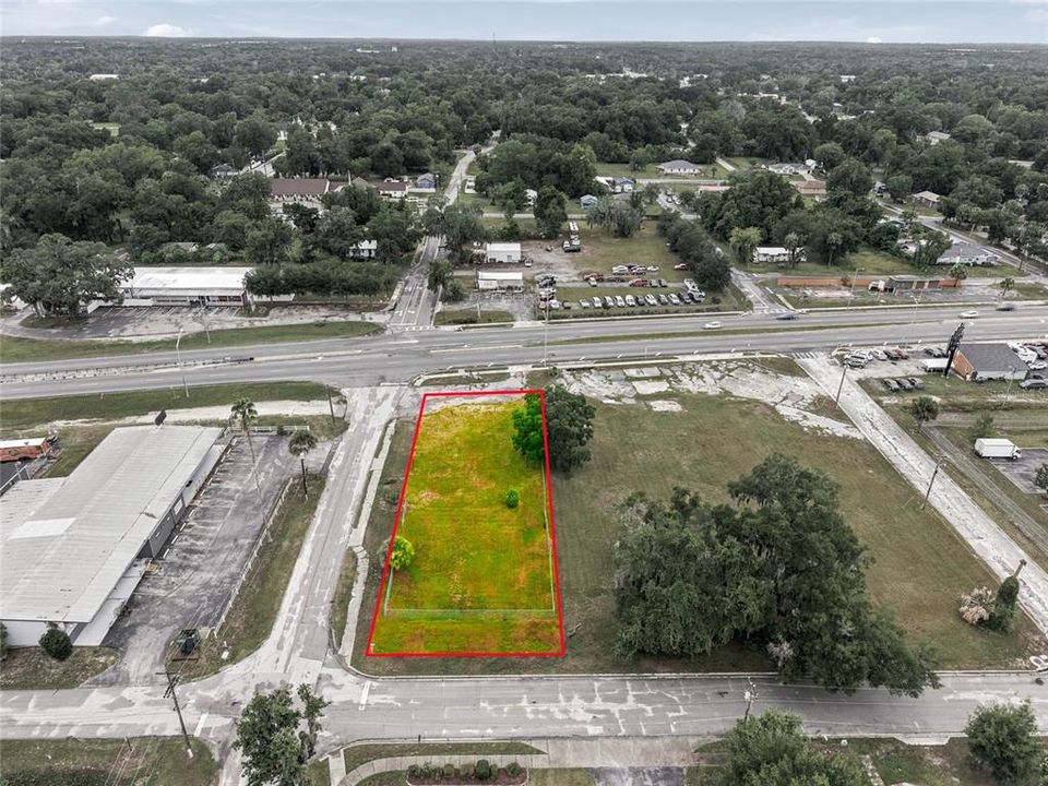 На продажу: $299,999 (0.38 acres)