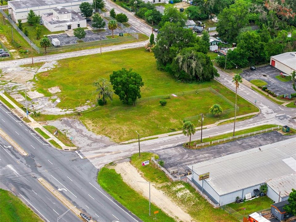 На продажу: $299,999 (0.38 acres)