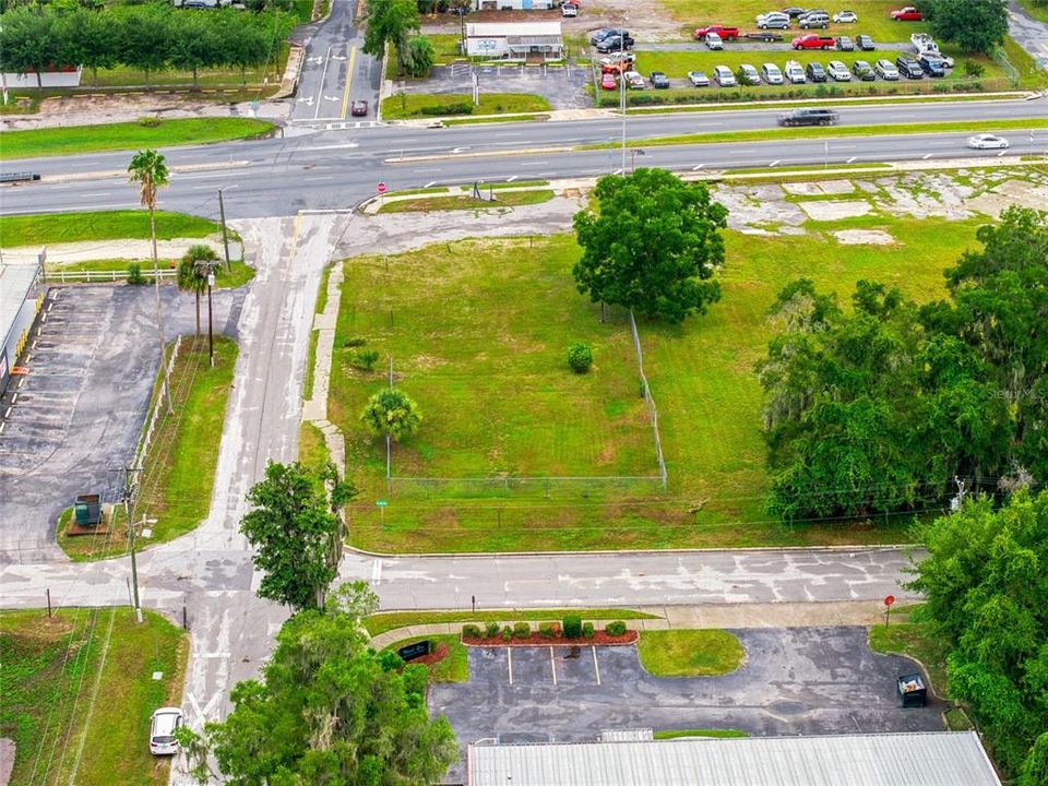 На продажу: $299,999 (0.38 acres)
